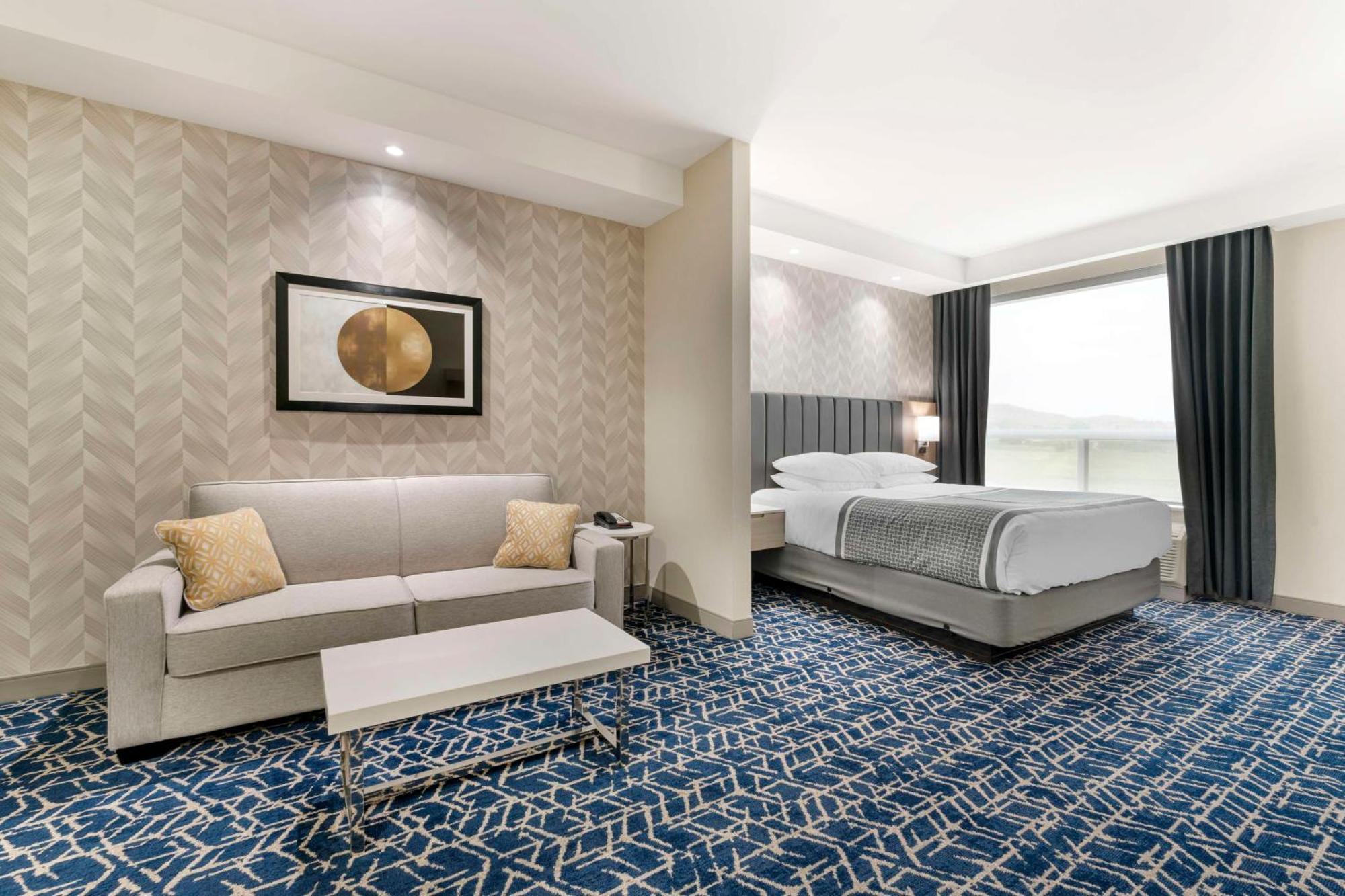 Best Western Premier Route 97 Vernon Buitenkant foto