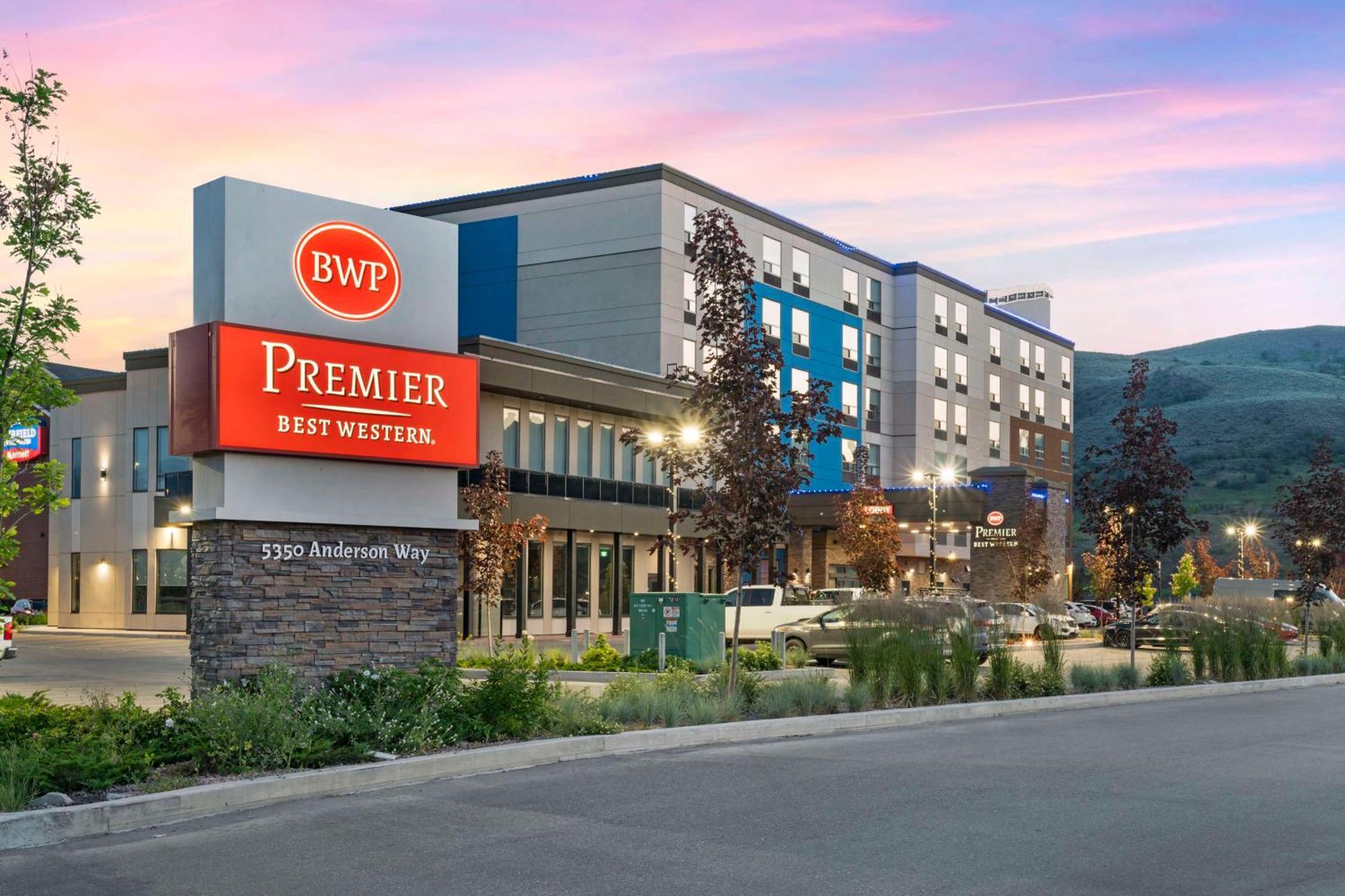 Best Western Premier Route 97 Vernon Buitenkant foto